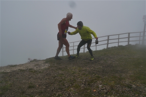 TRAIL di PIZZO San Michele N°3157 FOTO scattate a raffica in VETTA da Peppe Dalessio con nebbia e gran freddo - foto 1068