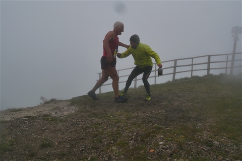 TRAIL di PIZZO San Michele N°3157 FOTO scattate a raffica in VETTA da Peppe Dalessio con nebbia e gran freddo - foto 1069