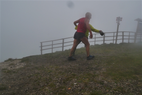 TRAIL di PIZZO San Michele N°3157 FOTO scattate a raffica in VETTA da Peppe Dalessio con nebbia e gran freddo - foto 1075