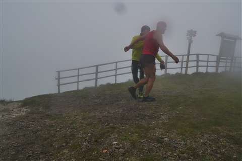 TRAIL di PIZZO San Michele N°3157 FOTO scattate a raffica in VETTA da Peppe Dalessio con nebbia e gran freddo - foto 1077