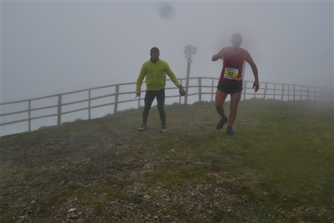 TRAIL di PIZZO San Michele N°3157 FOTO scattate a raffica in VETTA da Peppe Dalessio con nebbia e gran freddo - foto 1087