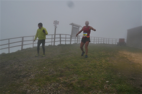 TRAIL di PIZZO San Michele N°3157 FOTO scattate a raffica in VETTA da Peppe Dalessio con nebbia e gran freddo - foto 1097