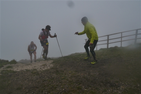 TRAIL di PIZZO San Michele N°3157 FOTO scattate a raffica in VETTA da Peppe Dalessio con nebbia e gran freddo - foto 1099