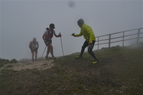TRAIL di PIZZO San Michele N°3157 FOTO scattate a raffica in VETTA da Peppe Dalessio con nebbia e gran freddo - foto 1101