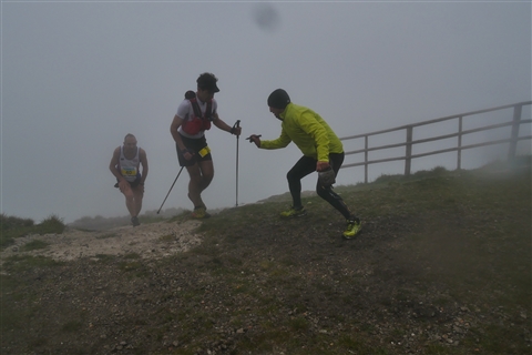 TRAIL di PIZZO San Michele N°3157 FOTO scattate a raffica in VETTA da Peppe Dalessio con nebbia e gran freddo - foto 1103