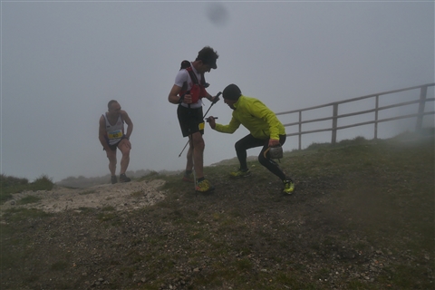 TRAIL di PIZZO San Michele N°3157 FOTO scattate a raffica in VETTA da Peppe Dalessio con nebbia e gran freddo - foto 1109