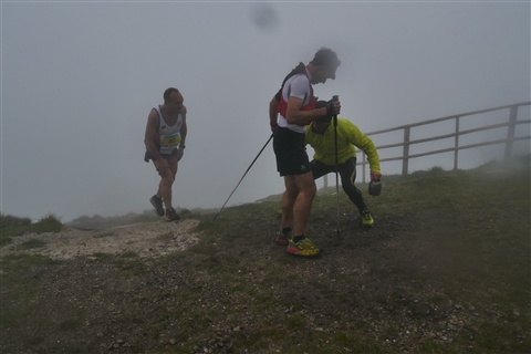 TRAIL di PIZZO San Michele N°3157 FOTO scattate a raffica in VETTA da Peppe Dalessio con nebbia e gran freddo - foto 1117
