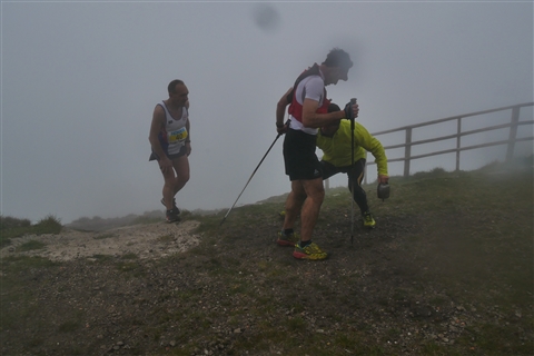 TRAIL di PIZZO San Michele N°3157 FOTO scattate a raffica in VETTA da Peppe Dalessio con nebbia e gran freddo - foto 1118