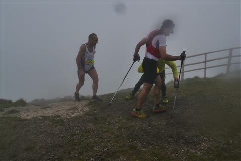 TRAIL di PIZZO San Michele N°3157 FOTO scattate a raffica in VETTA da Peppe Dalessio con nebbia e gran freddo - foto 1121