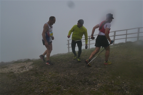 TRAIL di PIZZO San Michele N°3157 FOTO scattate a raffica in VETTA da Peppe Dalessio con nebbia e gran freddo - foto 1127