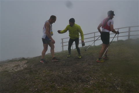 TRAIL di PIZZO San Michele N°3157 FOTO scattate a raffica in VETTA da Peppe Dalessio con nebbia e gran freddo - foto 1129