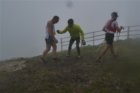 TRAIL di PIZZO San Michele N°3157 FOTO scattate a raffica in VETTA da Peppe Dalessio con nebbia e gran freddo - foto 1130