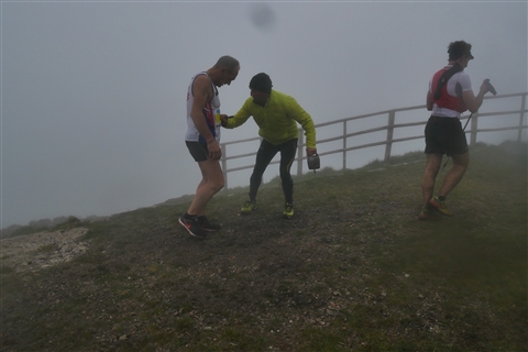 TRAIL di PIZZO San Michele N°3157 FOTO scattate a raffica in VETTA da Peppe Dalessio con nebbia e gran freddo - foto 1132