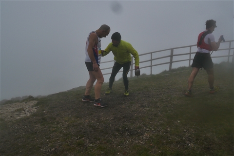TRAIL di PIZZO San Michele N°3157 FOTO scattate a raffica in VETTA da Peppe Dalessio con nebbia e gran freddo - foto 1133