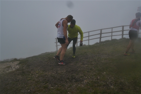 TRAIL di PIZZO San Michele N°3157 FOTO scattate a raffica in VETTA da Peppe Dalessio con nebbia e gran freddo - foto 1136
