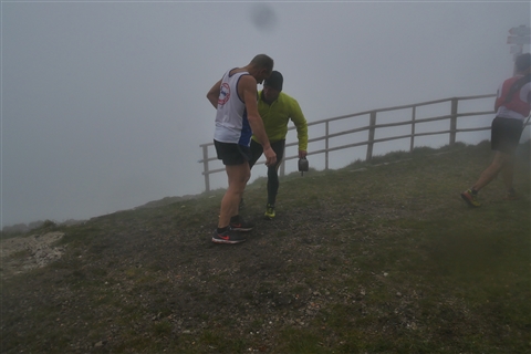 TRAIL di PIZZO San Michele N°3157 FOTO scattate a raffica in VETTA da Peppe Dalessio con nebbia e gran freddo - foto 1137