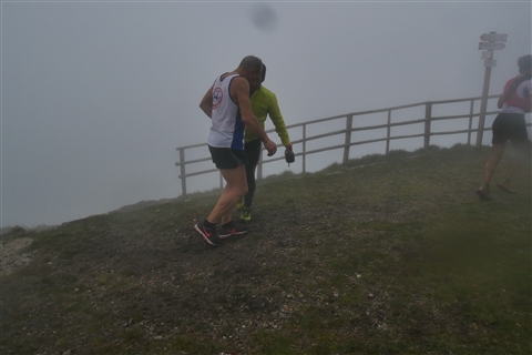 TRAIL di PIZZO San Michele N°3157 FOTO scattate a raffica in VETTA da Peppe Dalessio con nebbia e gran freddo - foto 1139