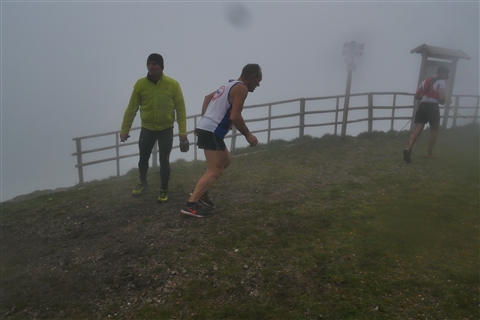 TRAIL di PIZZO San Michele N°3157 FOTO scattate a raffica in VETTA da Peppe Dalessio con nebbia e gran freddo - foto 1145