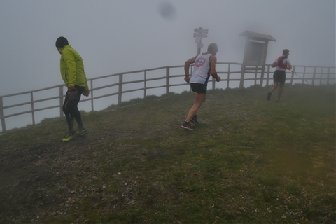 TRAIL di PIZZO San Michele N°3157 FOTO scattate a raffica in VETTA da Peppe Dalessio con nebbia e gran freddo - foto 1151