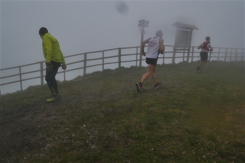 TRAIL di PIZZO San Michele N°3157 FOTO scattate a raffica in VETTA da Peppe Dalessio con nebbia e gran freddo - foto 1152