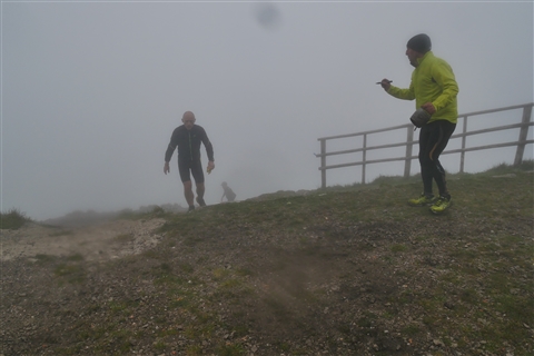 TRAIL di PIZZO San Michele N°3157 FOTO scattate a raffica in VETTA da Peppe Dalessio con nebbia e gran freddo - foto 1154