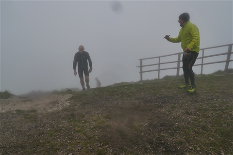 TRAIL di PIZZO San Michele N°3157 FOTO scattate a raffica in VETTA da Peppe Dalessio con nebbia e gran freddo - foto 1155
