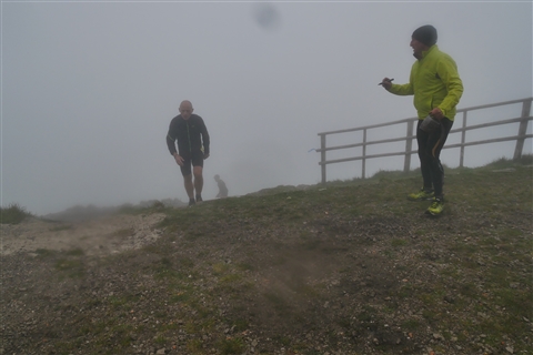 TRAIL di PIZZO San Michele N°3157 FOTO scattate a raffica in VETTA da Peppe Dalessio con nebbia e gran freddo - foto 1156