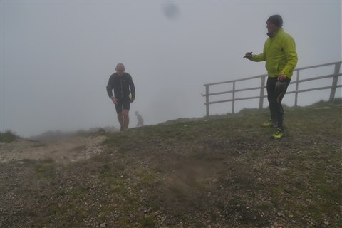 TRAIL di PIZZO San Michele N°3157 FOTO scattate a raffica in VETTA da Peppe Dalessio con nebbia e gran freddo - foto 1157