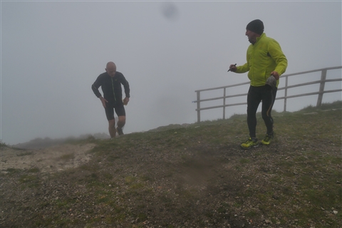 TRAIL di PIZZO San Michele N°3157 FOTO scattate a raffica in VETTA da Peppe Dalessio con nebbia e gran freddo - foto 1162