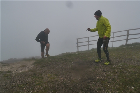 TRAIL di PIZZO San Michele N°3157 FOTO scattate a raffica in VETTA da Peppe Dalessio con nebbia e gran freddo - foto 1165