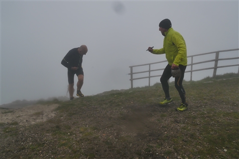 TRAIL di PIZZO San Michele N°3157 FOTO scattate a raffica in VETTA da Peppe Dalessio con nebbia e gran freddo - foto 1166