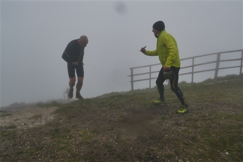 TRAIL di PIZZO San Michele N°3157 FOTO scattate a raffica in VETTA da Peppe Dalessio con nebbia e gran freddo - foto 1168