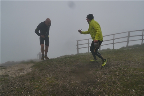 TRAIL di PIZZO San Michele N°3157 FOTO scattate a raffica in VETTA da Peppe Dalessio con nebbia e gran freddo - foto 1169