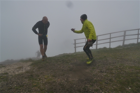 TRAIL di PIZZO San Michele N°3157 FOTO scattate a raffica in VETTA da Peppe Dalessio con nebbia e gran freddo - foto 1170