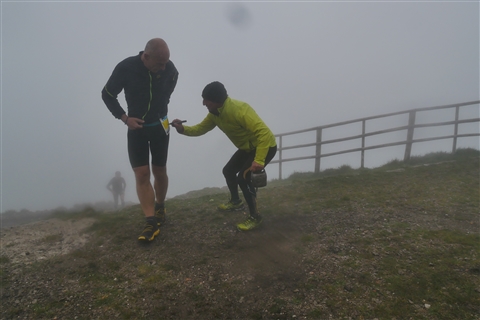 TRAIL di PIZZO San Michele N°3157 FOTO scattate a raffica in VETTA da Peppe Dalessio con nebbia e gran freddo - foto 1179