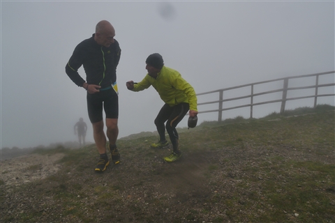 TRAIL di PIZZO San Michele N°3157 FOTO scattate a raffica in VETTA da Peppe Dalessio con nebbia e gran freddo - foto 1181