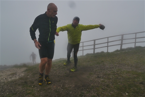 TRAIL di PIZZO San Michele N°3157 FOTO scattate a raffica in VETTA da Peppe Dalessio con nebbia e gran freddo - foto 1185