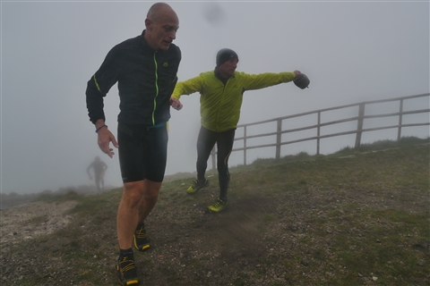 TRAIL di PIZZO San Michele N°3157 FOTO scattate a raffica in VETTA da Peppe Dalessio con nebbia e gran freddo - foto 1186