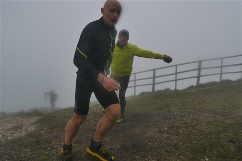 TRAIL di PIZZO San Michele N°3157 FOTO scattate a raffica in VETTA da Peppe Dalessio con nebbia e gran freddo - foto 1188