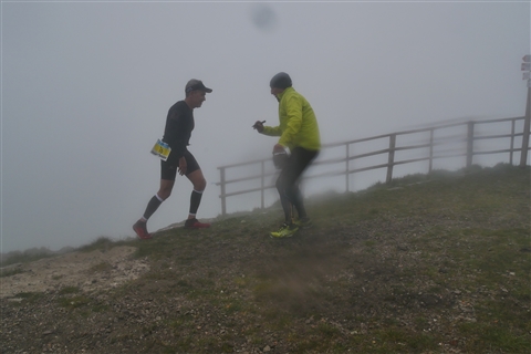 TRAIL di PIZZO San Michele N°3157 FOTO scattate a raffica in VETTA da Peppe Dalessio con nebbia e gran freddo - foto 1202