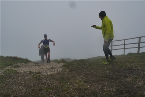 TRAIL di PIZZO San Michele N°3157 FOTO scattate a raffica in VETTA da Peppe Dalessio con nebbia e gran freddo - foto 1237