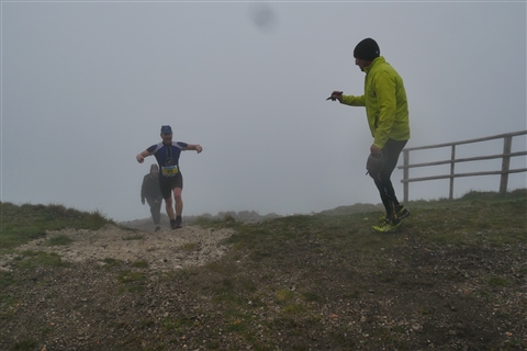TRAIL di PIZZO San Michele N°3157 FOTO scattate a raffica in VETTA da Peppe Dalessio con nebbia e gran freddo - foto 1238