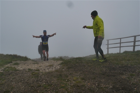 TRAIL di PIZZO San Michele N°3157 FOTO scattate a raffica in VETTA da Peppe Dalessio con nebbia e gran freddo - foto 1241