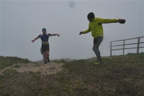 TRAIL di PIZZO San Michele N°3157 FOTO scattate a raffica in VETTA da Peppe Dalessio con nebbia e gran freddo - foto 1245