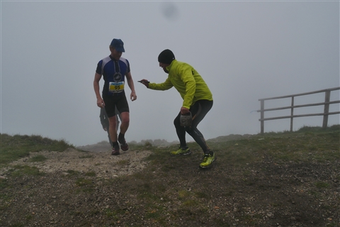 TRAIL di PIZZO San Michele N°3157 FOTO scattate a raffica in VETTA da Peppe Dalessio con nebbia e gran freddo - foto 1254