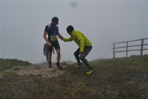TRAIL di PIZZO San Michele N°3157 FOTO scattate a raffica in VETTA da Peppe Dalessio con nebbia e gran freddo - foto 1256