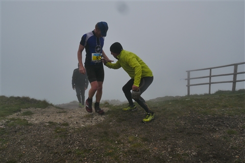 TRAIL di PIZZO San Michele N°3157 FOTO scattate a raffica in VETTA da Peppe Dalessio con nebbia e gran freddo - foto 1258