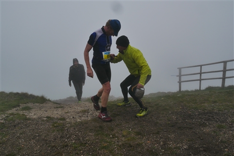 TRAIL di PIZZO San Michele N°3157 FOTO scattate a raffica in VETTA da Peppe Dalessio con nebbia e gran freddo - foto 1261