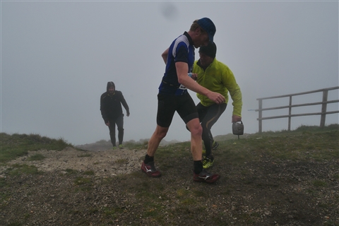 TRAIL di PIZZO San Michele N°3157 FOTO scattate a raffica in VETTA da Peppe Dalessio con nebbia e gran freddo - foto 1264