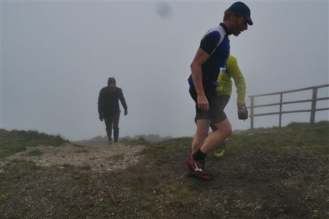 TRAIL di PIZZO San Michele N°3157 FOTO scattate a raffica in VETTA da Peppe Dalessio con nebbia e gran freddo - foto 1266